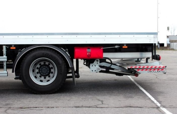 Установка подъемного борта: повысьте эффективность вашего грузовика уже сегодня