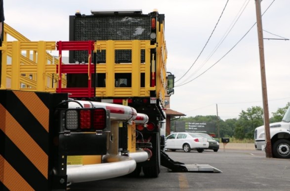 3 преимущества наличия боковой подъемной двери на вашем грузовике