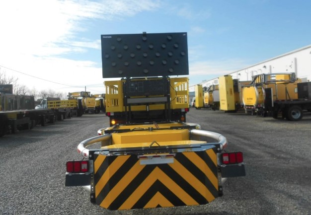 Возьмите ситуацию под контроль с помощью грузовика управления дорожным движением